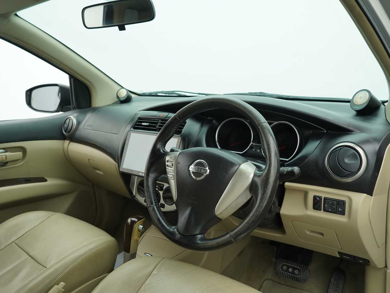 terpakai 2013 Nissan Grand Livina Comfort 1.8