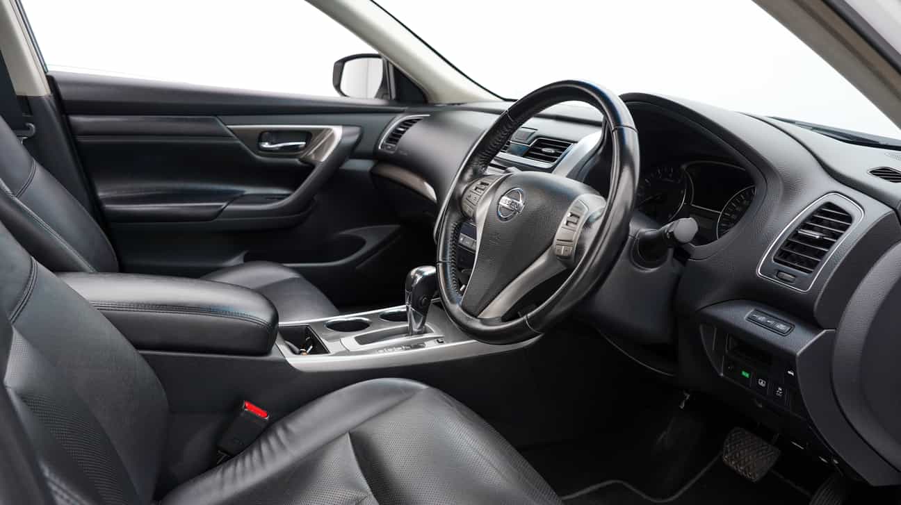 terpakai 2014 Nissan TEANA XV 2.5