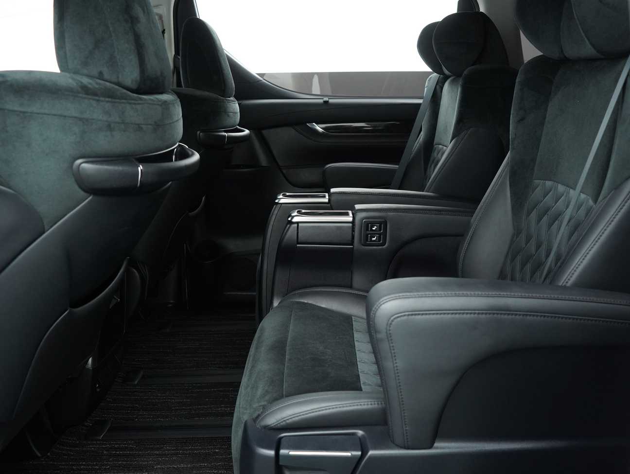 used 2016 Toyota Vellfire ZG 2.5