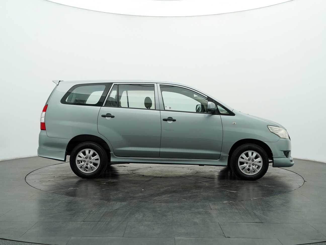 used 2013 Toyota Innova E 2.0