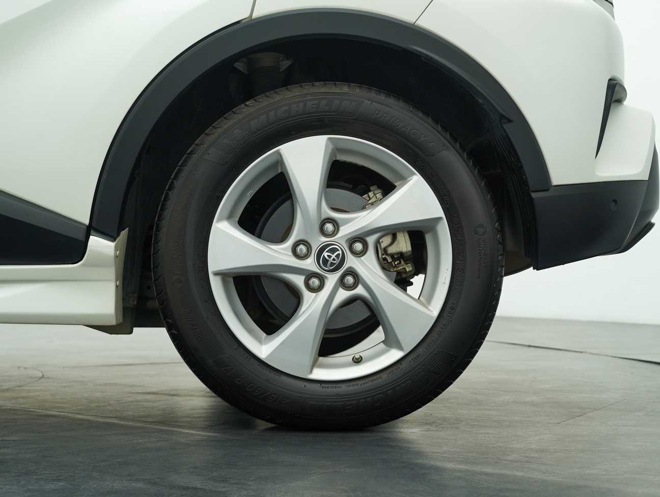 used 2018 Toyota C-HR  1.8