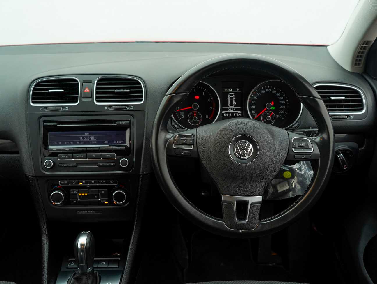 terpakai 2011 Volkswagen Golf TSI 1.4