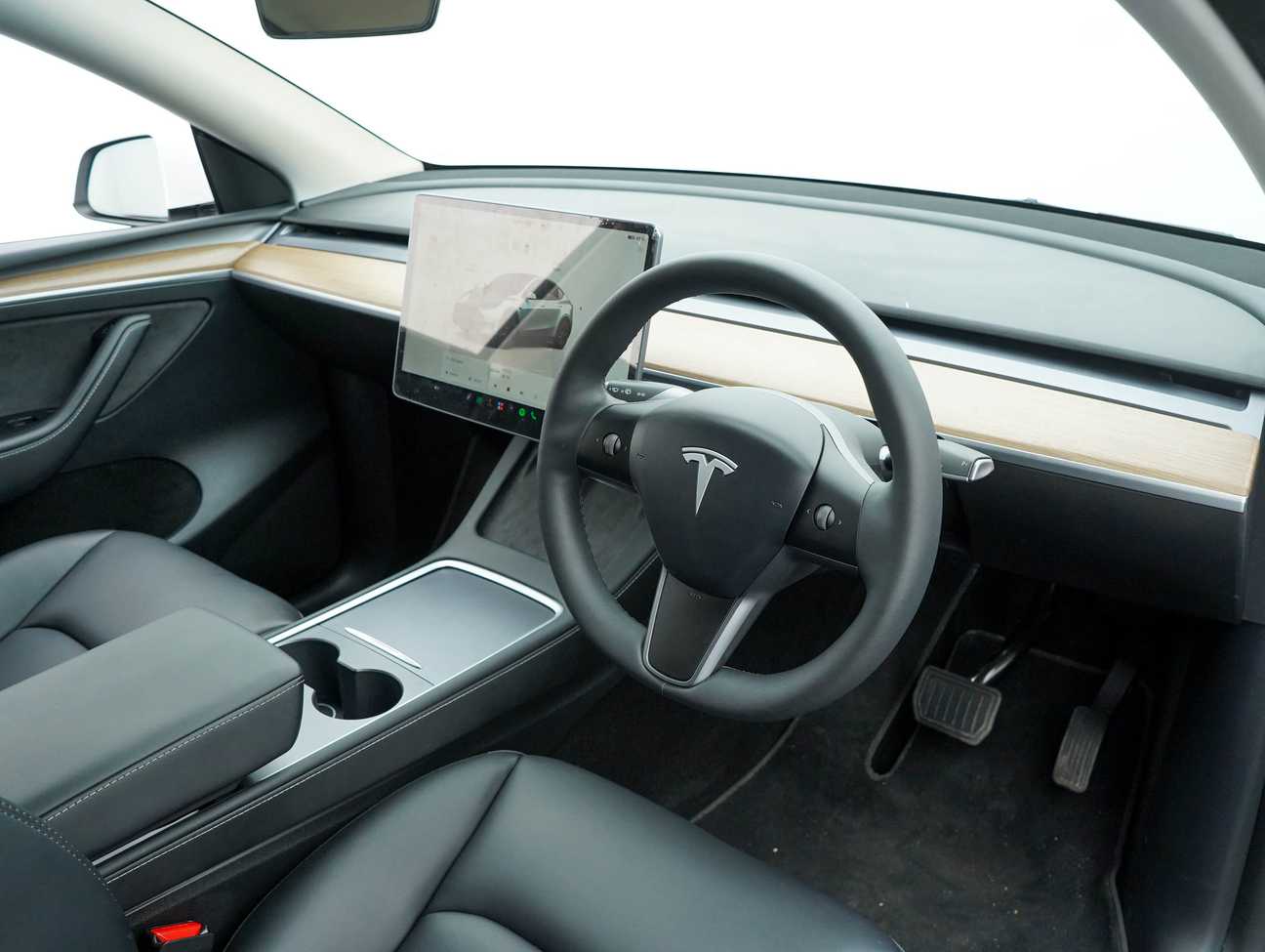 terpakai 2024 Tesla Model Y Standard Range 