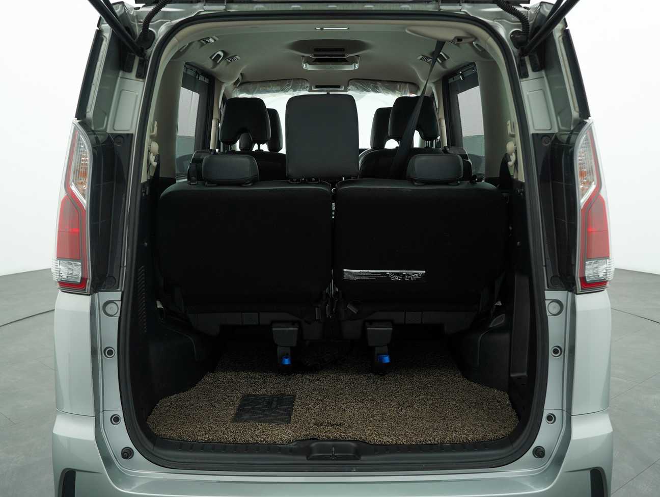 used 2018 Nissan Serena S-Hybrid High-Way Star 2.0