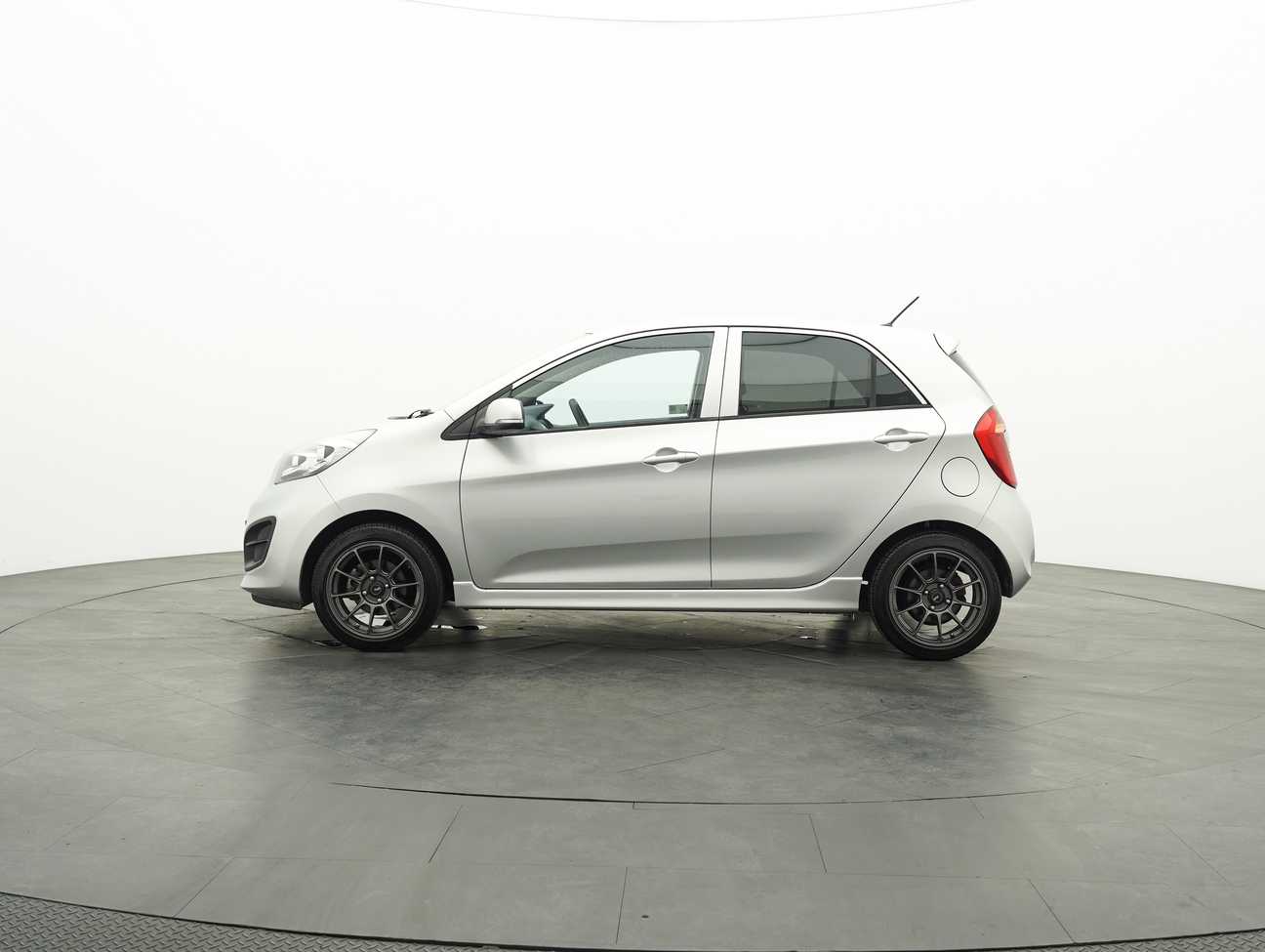 terpakai 2015 Kia Picanto  1.2