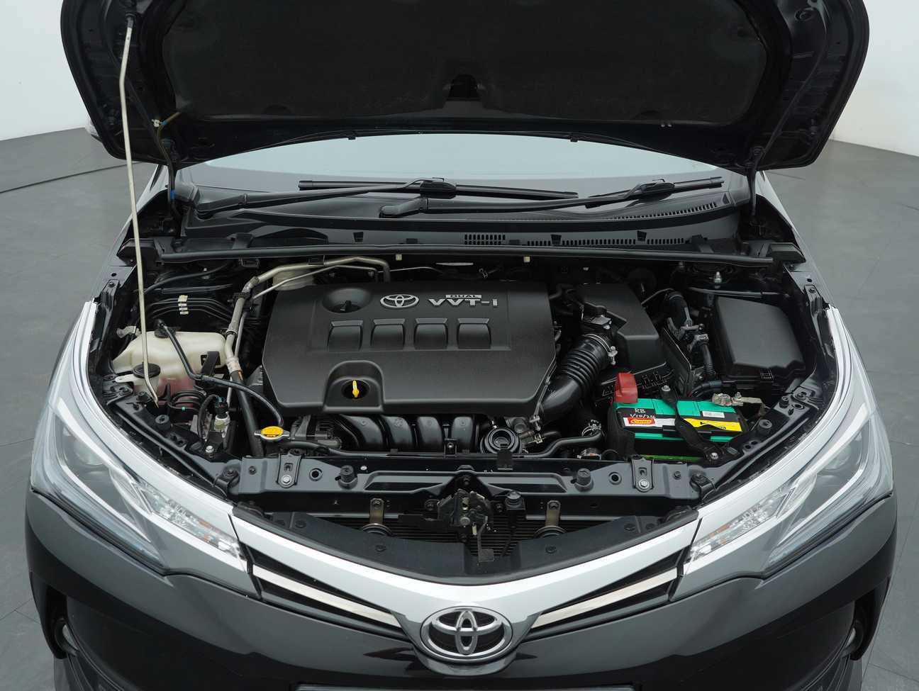 used 2017 Toyota Corolla Altis V 2.0
