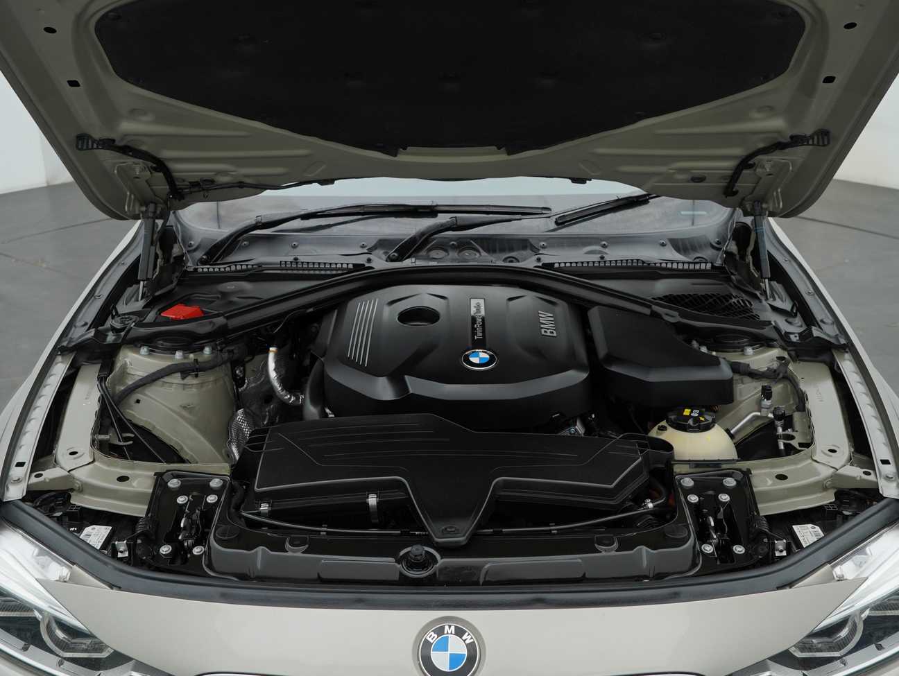 used 2016 BMW 318i Luxury 1.5