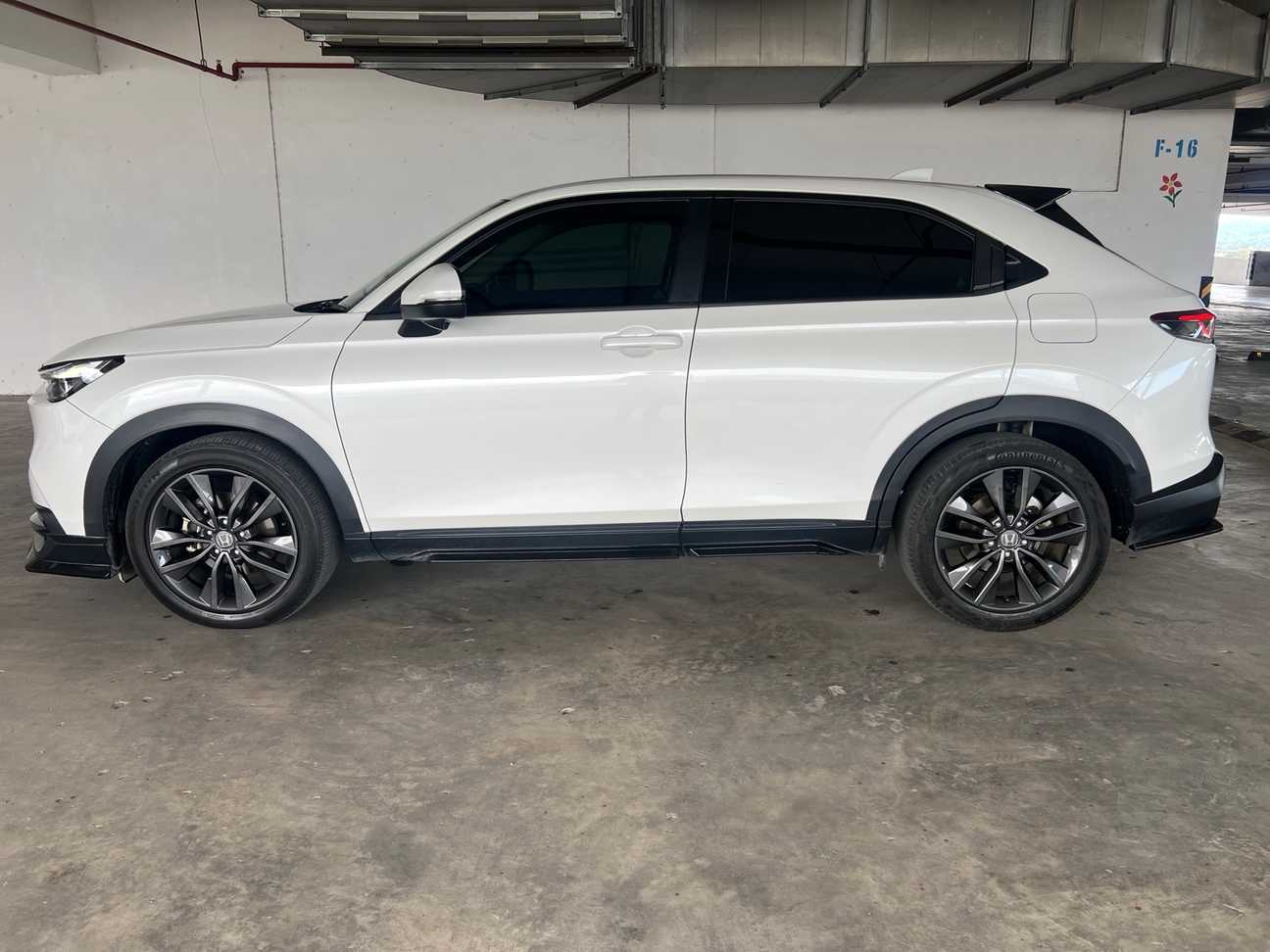 used 2023 Honda HR-V V 1.5