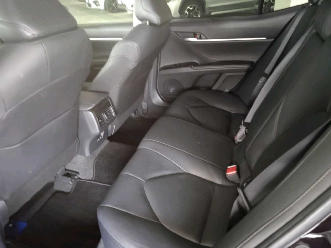 used 2019 Toyota Camry V 2.5