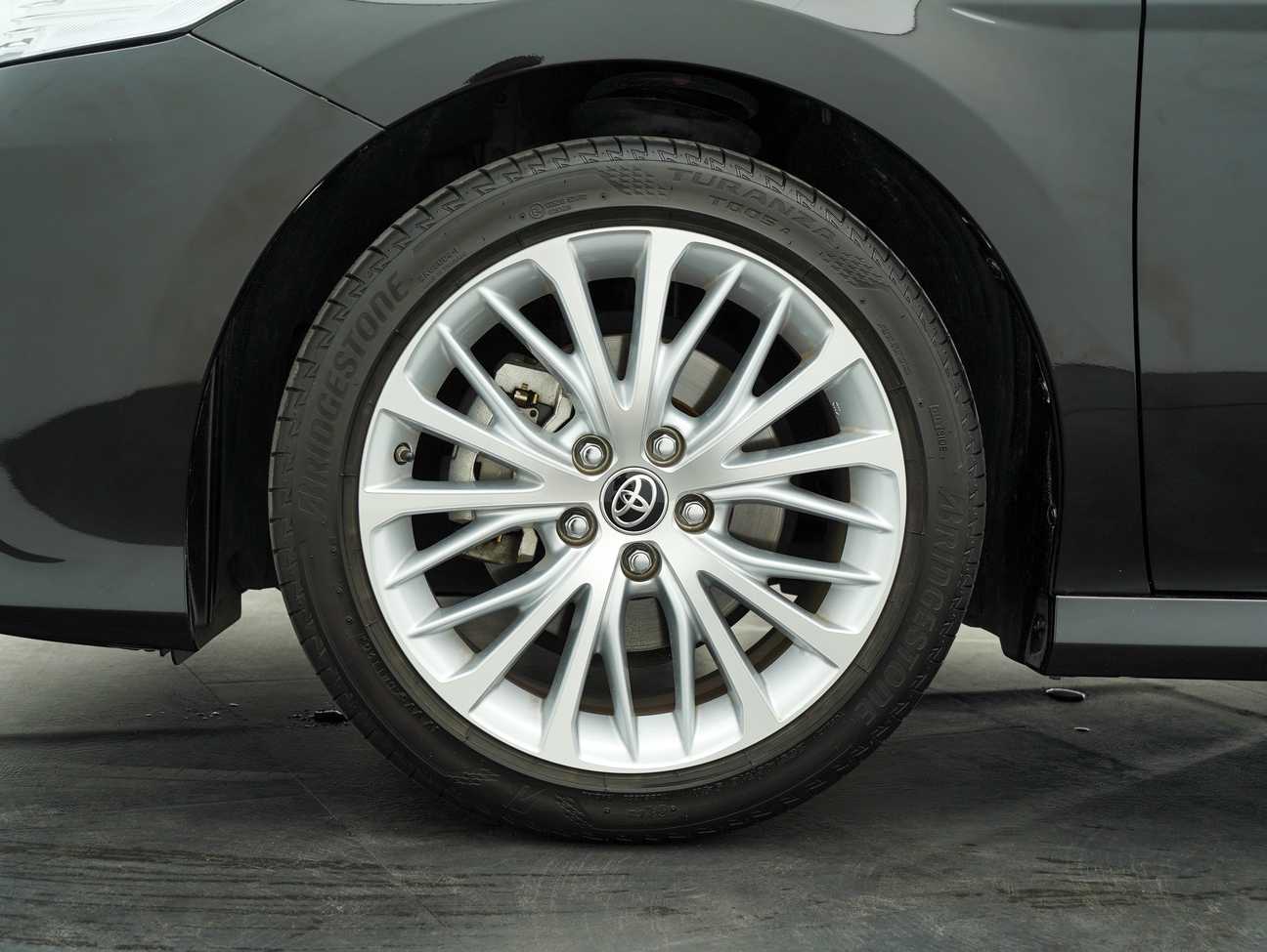 used 2020 Toyota Camry V 2.5