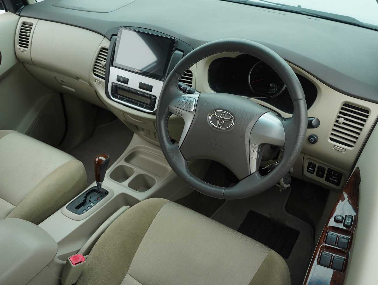 used 2013 Toyota Innova G 2.0