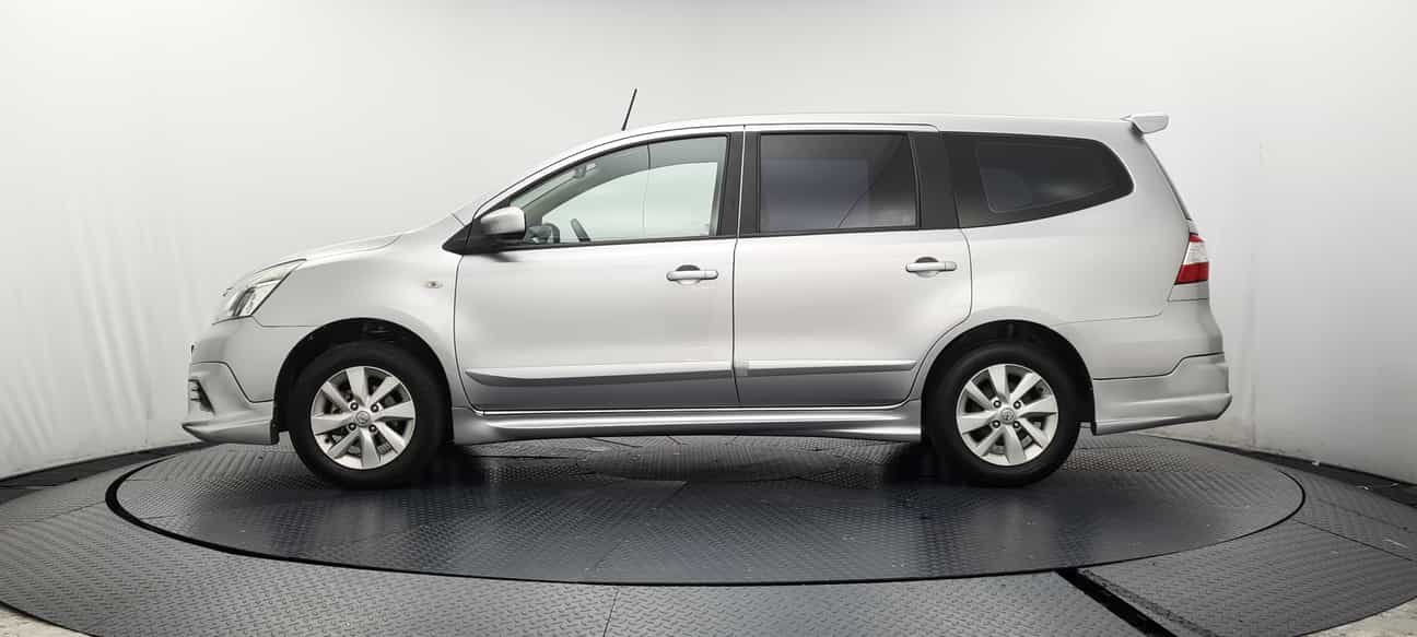 used 2017 Nissan GRAND LIVINA CLASSIC/COMFORT 1.6