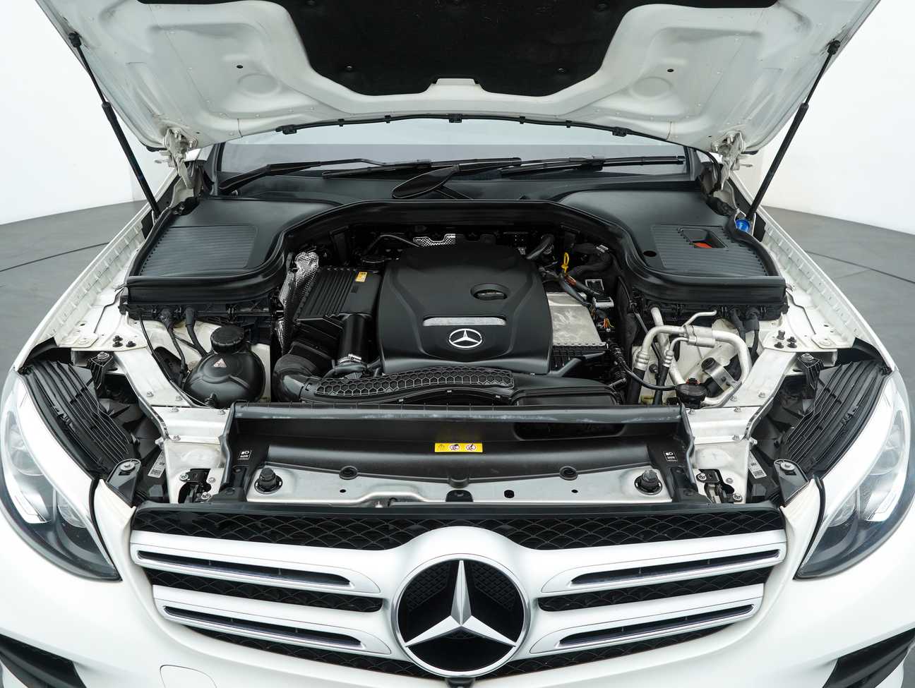 used 2017 Mercedes-Benz GLC250 4MATIC AMG Line 2.0