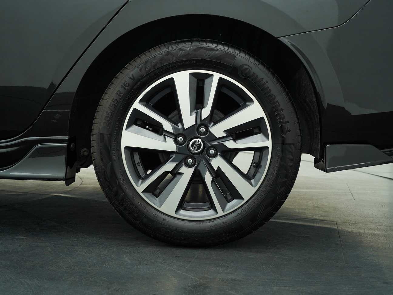 terpakai 2023 Nissan Almera VLT 1.0