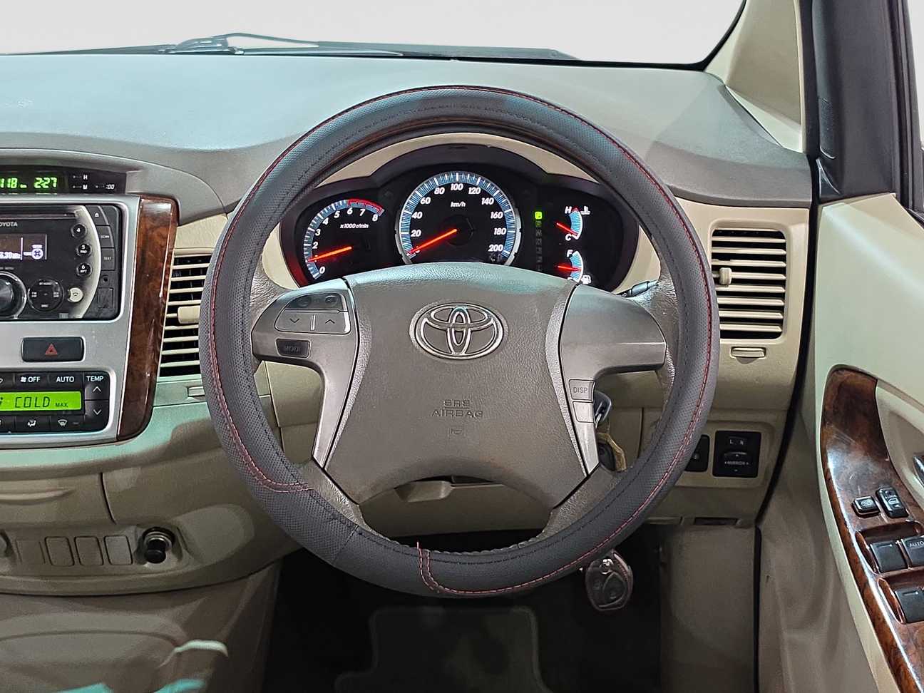 terpakai 2013 Toyota Innova G 2.0
