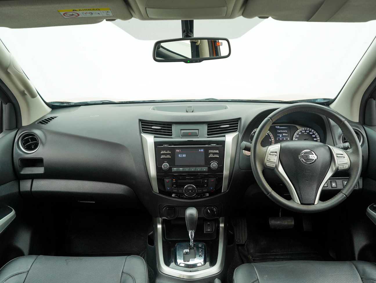 terpakai 2016 Nissan Navara NP300 VL Dual Cab 2.5