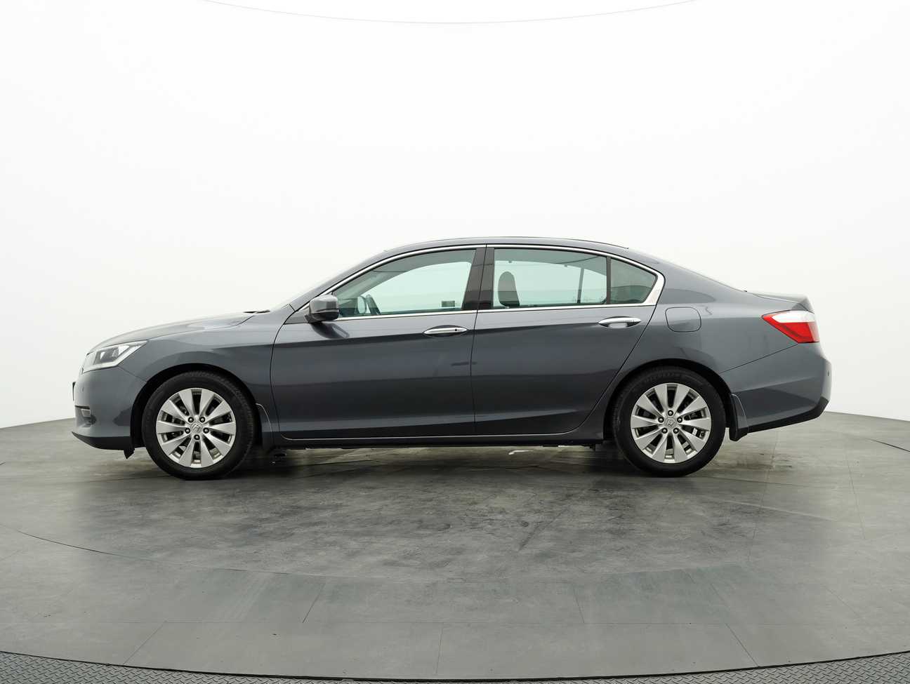 terpakai 2016 Honda Accord i-VTEC VTi-L 2.0