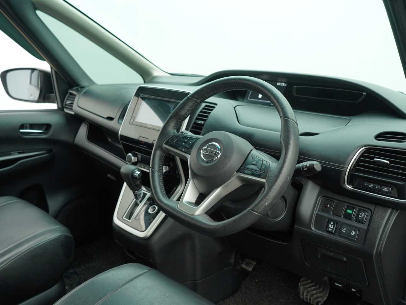 terpakai 2018 Nissan Serena S-Hybrid High-Way Star Premium 2.0