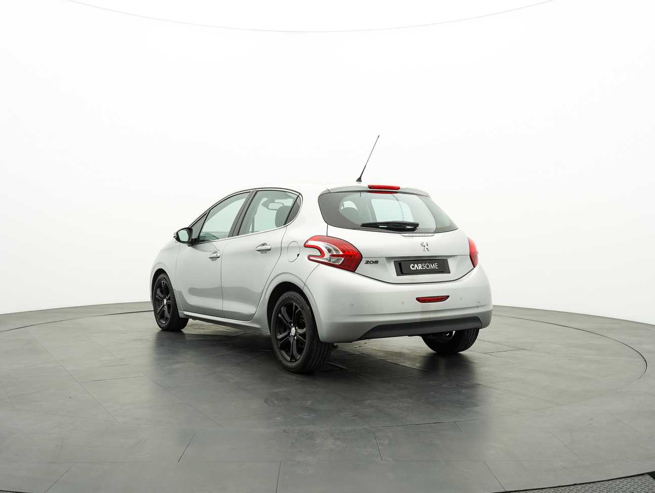 terpakai 2015 Peugeot 208 Allure 3 Door 1.6