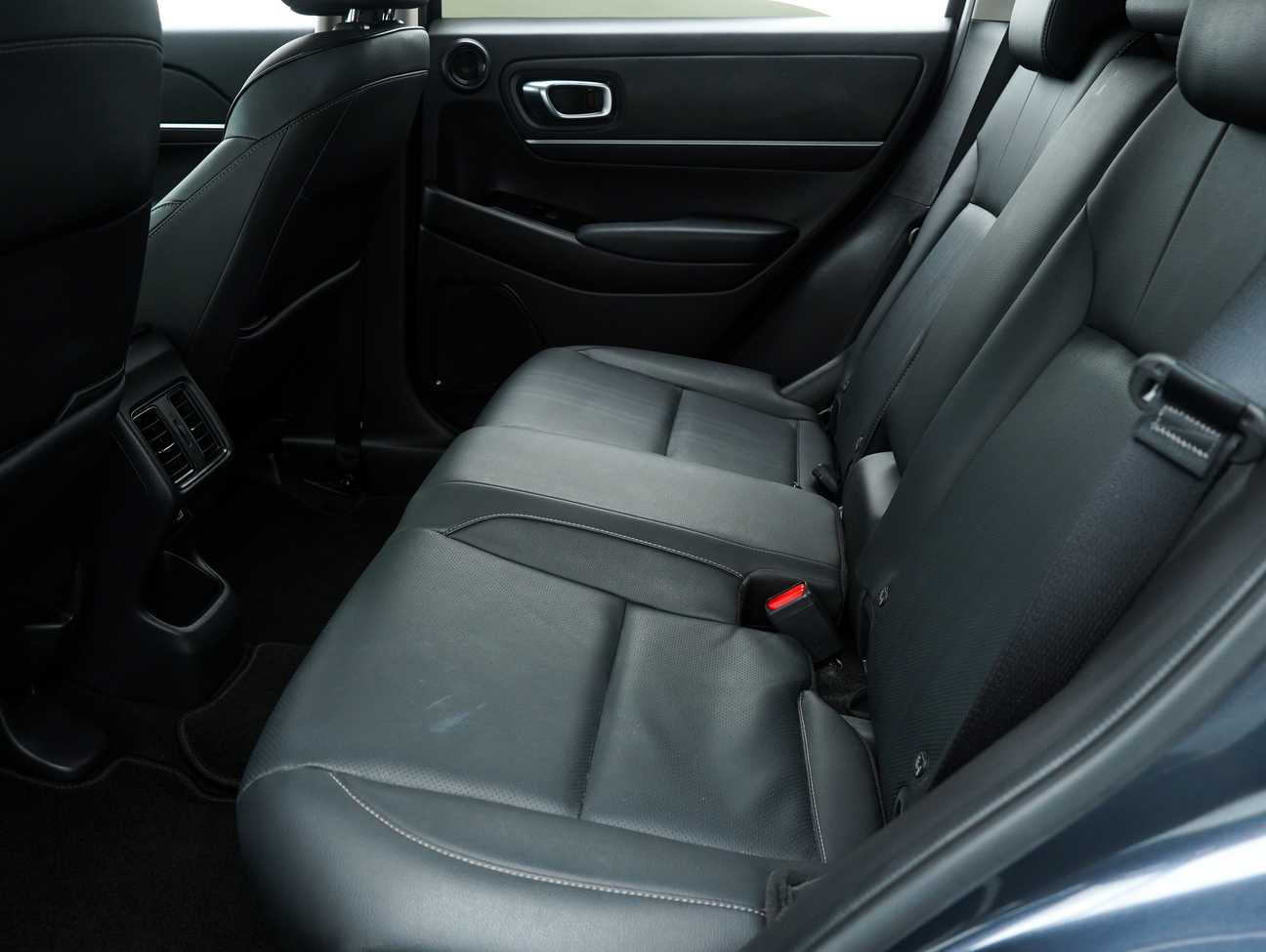 terpakai 2023 Honda HR-V V 1.5