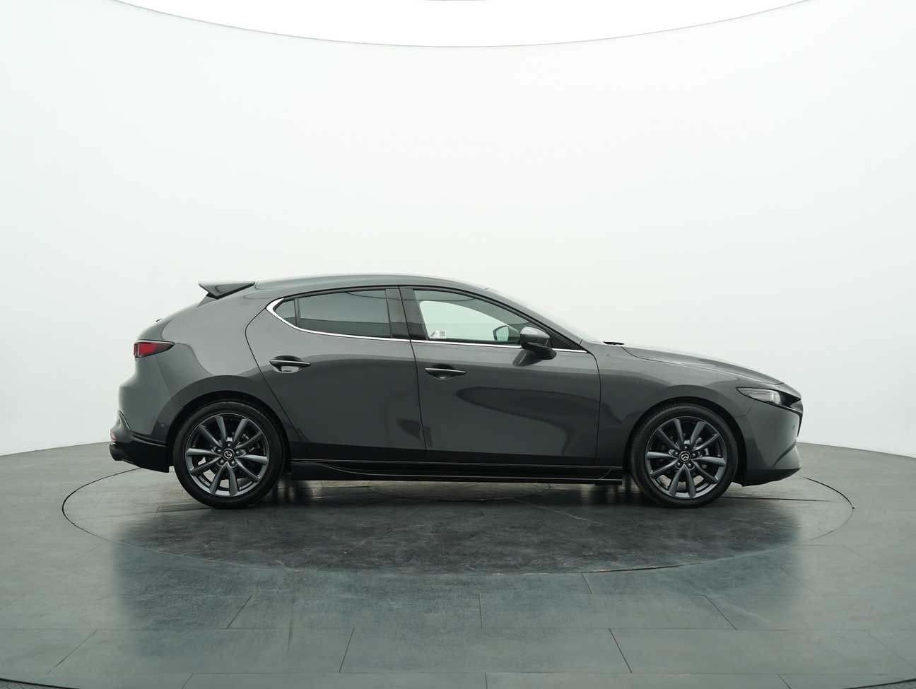 terpakai 2021 Mazda 3 SKYACTIV-G High Plus 2.0