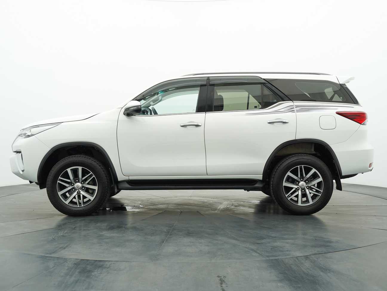 used 2019 Toyota FORTUNER 4X4 2.4