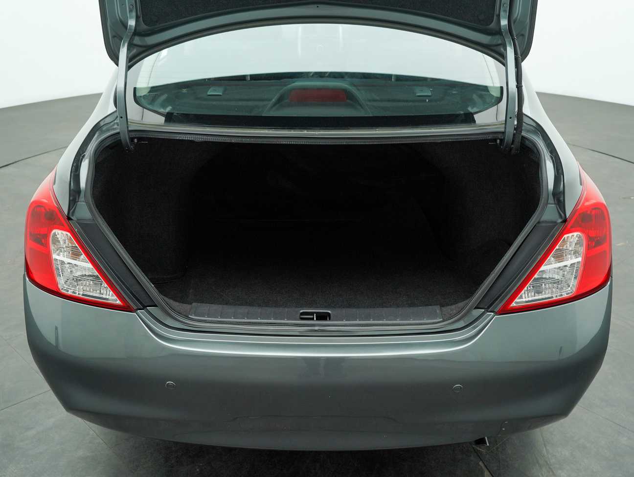 terpakai 2013 Nissan Almera E 1.5