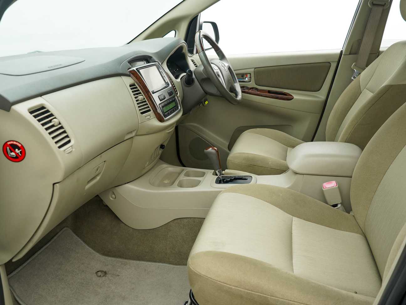 used 2014 Toyota INNOVA G 2.0