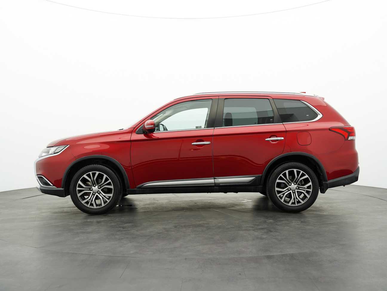 terpakai 2018 Mitsubishi OUTLANDER  2.0