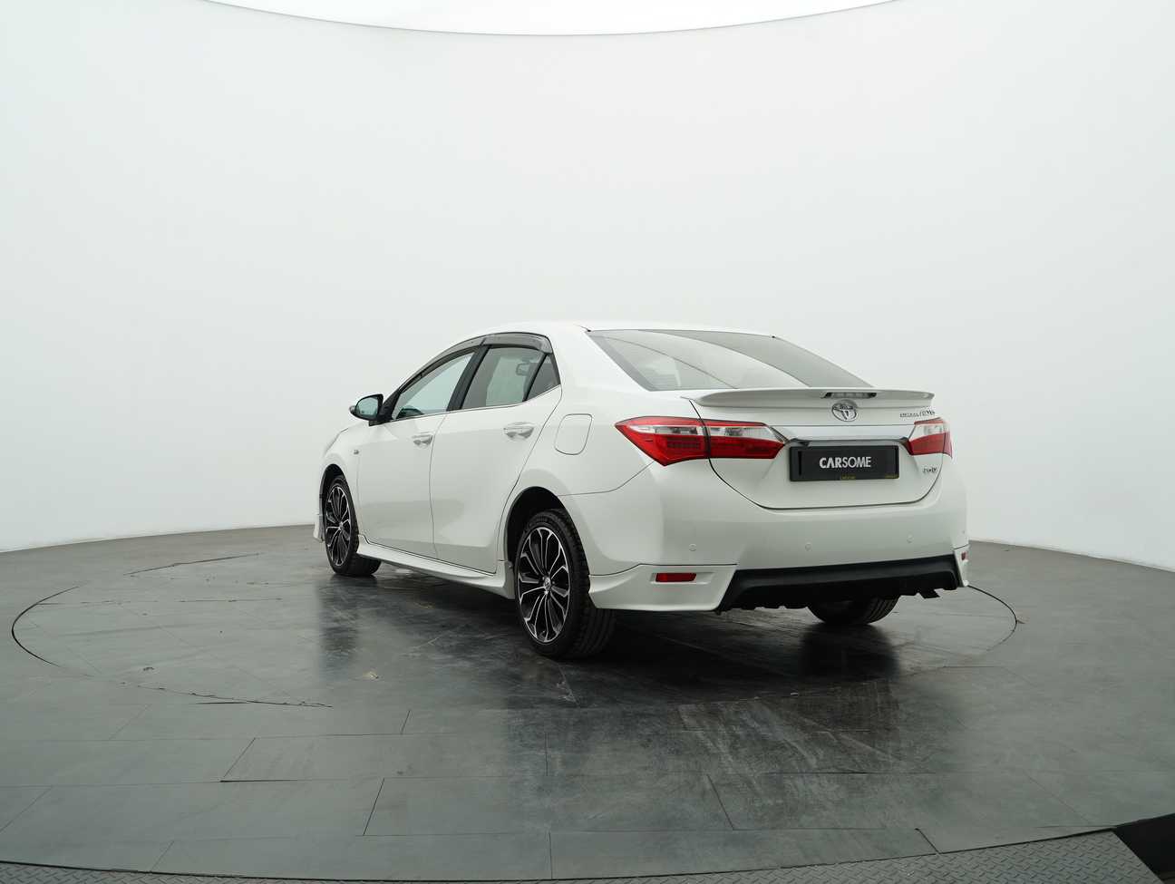 used 2015 Toyota Corolla Altis V 2.0