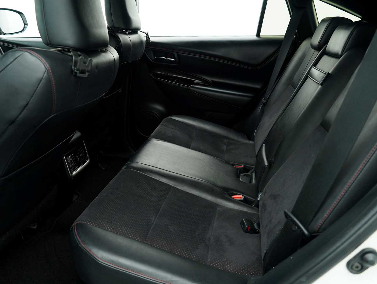 used 2018 Toyota Harrier Premium 2.0