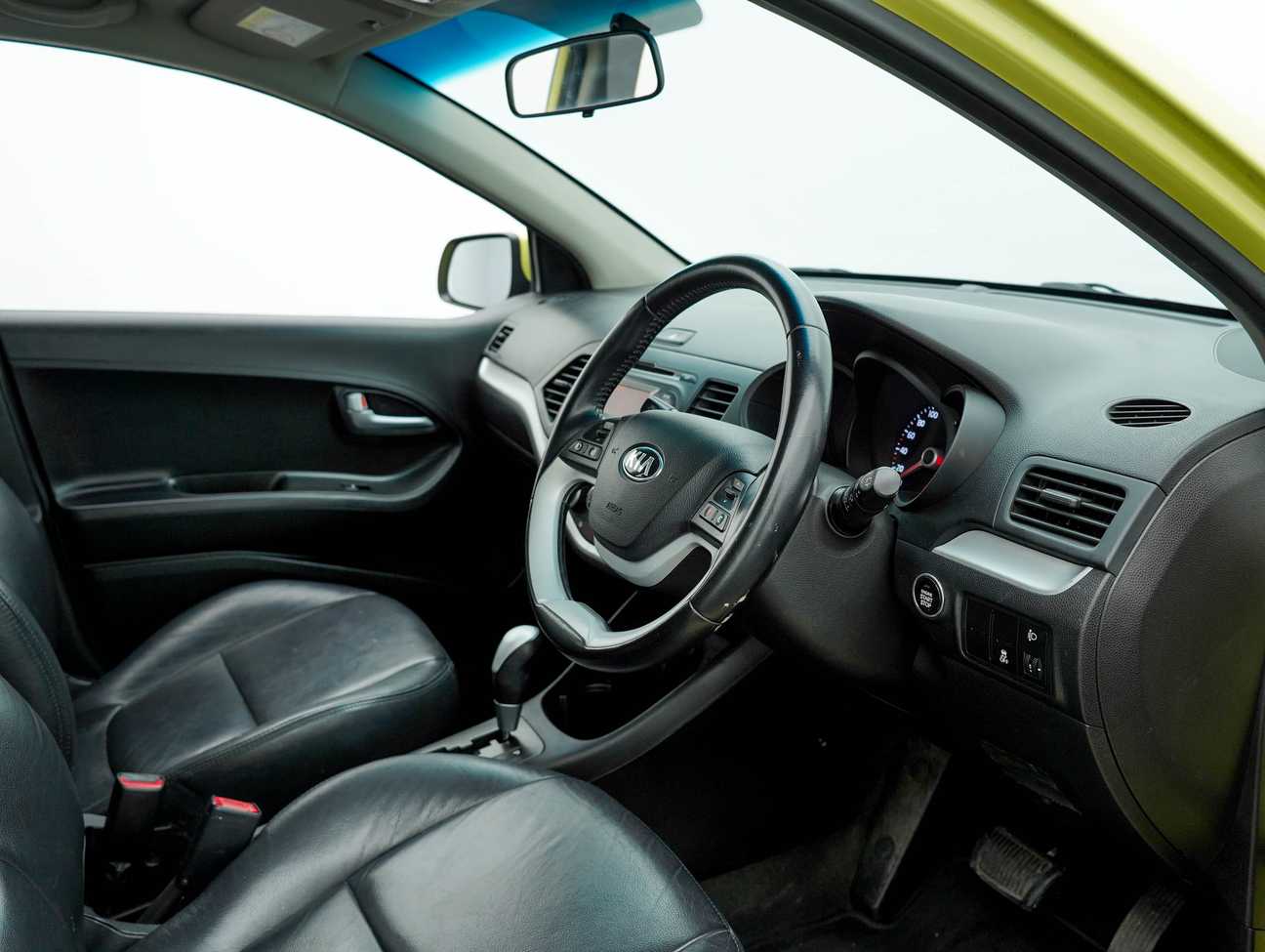 terpakai 2015 Kia Picanto  1.2