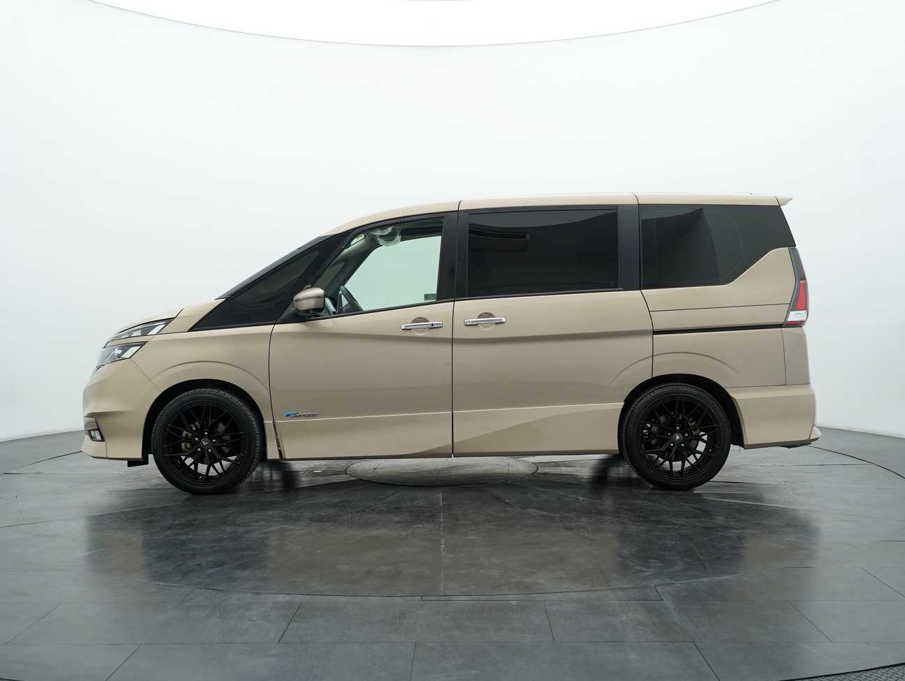 used 2019 Nissan Serena S-Hybrid High-Way Star 2.0