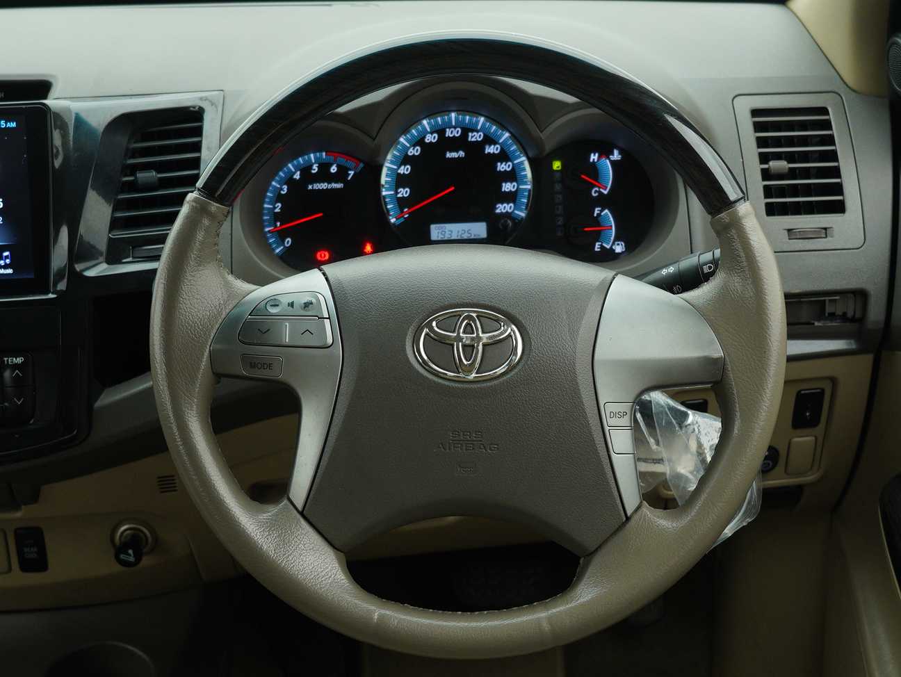 used 2013 Toyota Fortuner V 2.7
