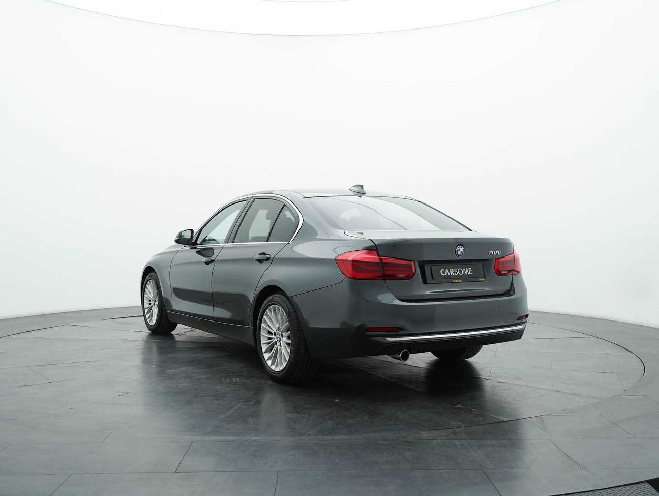 used 2019 BMW 318i Luxury 1.5