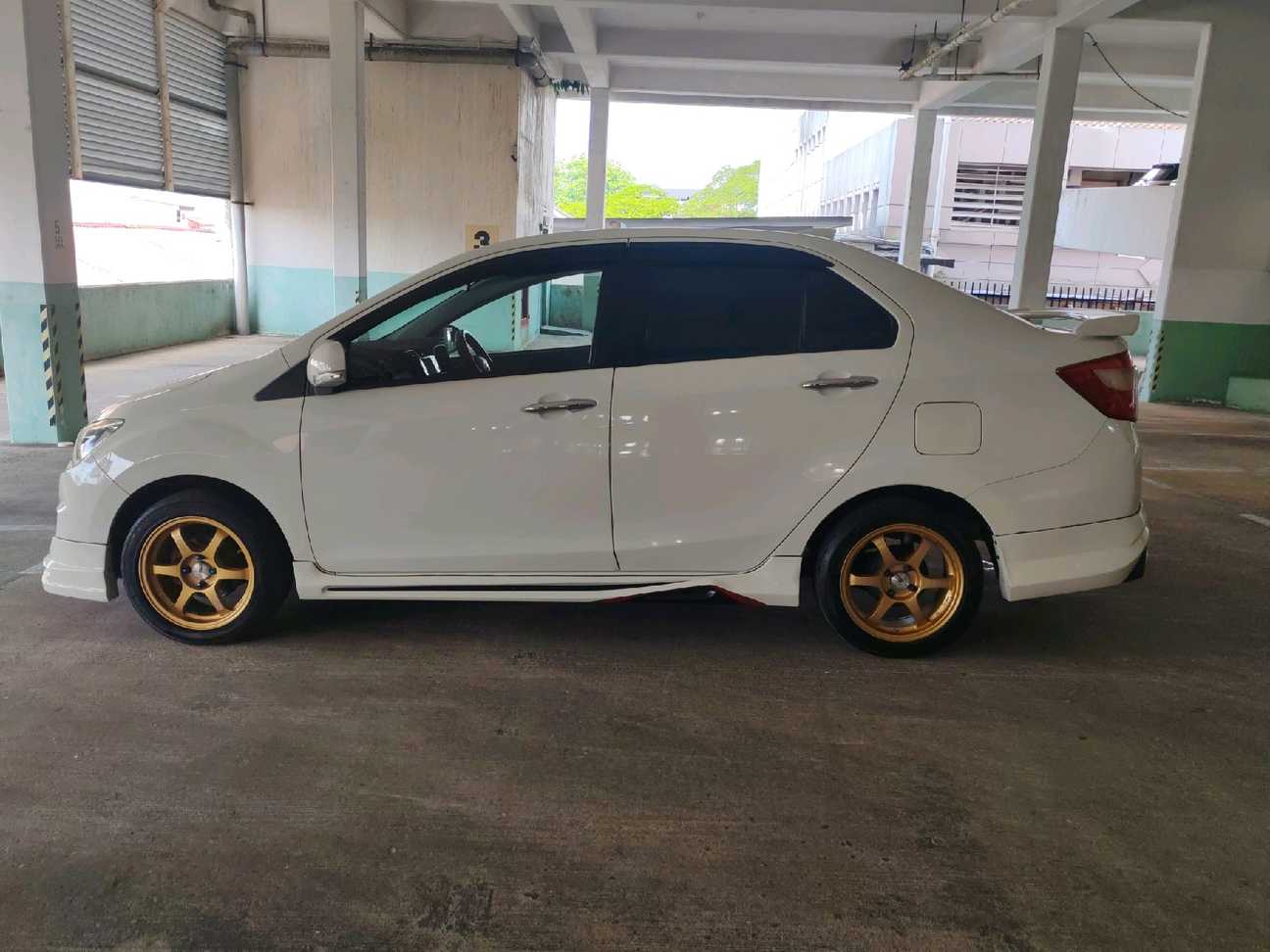 terpakai 2017 Perodua Bezza X Premium 1.3