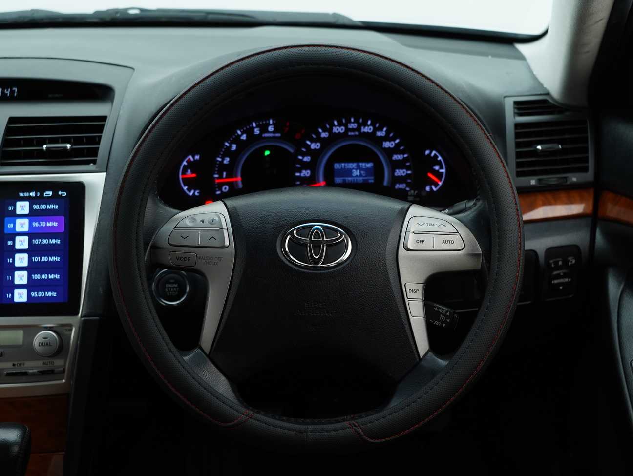 used 2012 Toyota Camry V 2.4