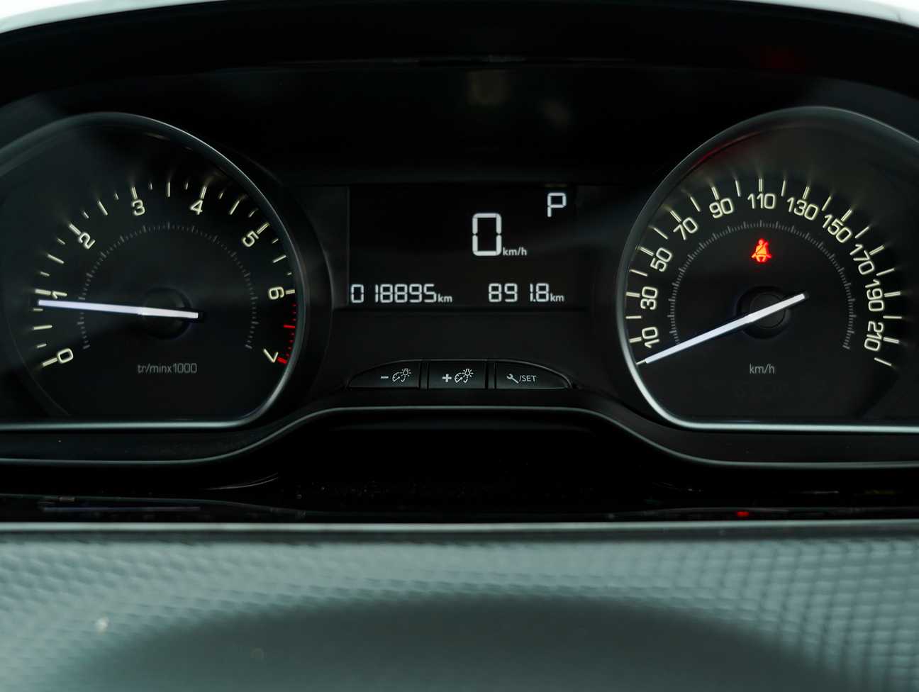 terpakai 2019 Peugeot 208 PureTech 1.2