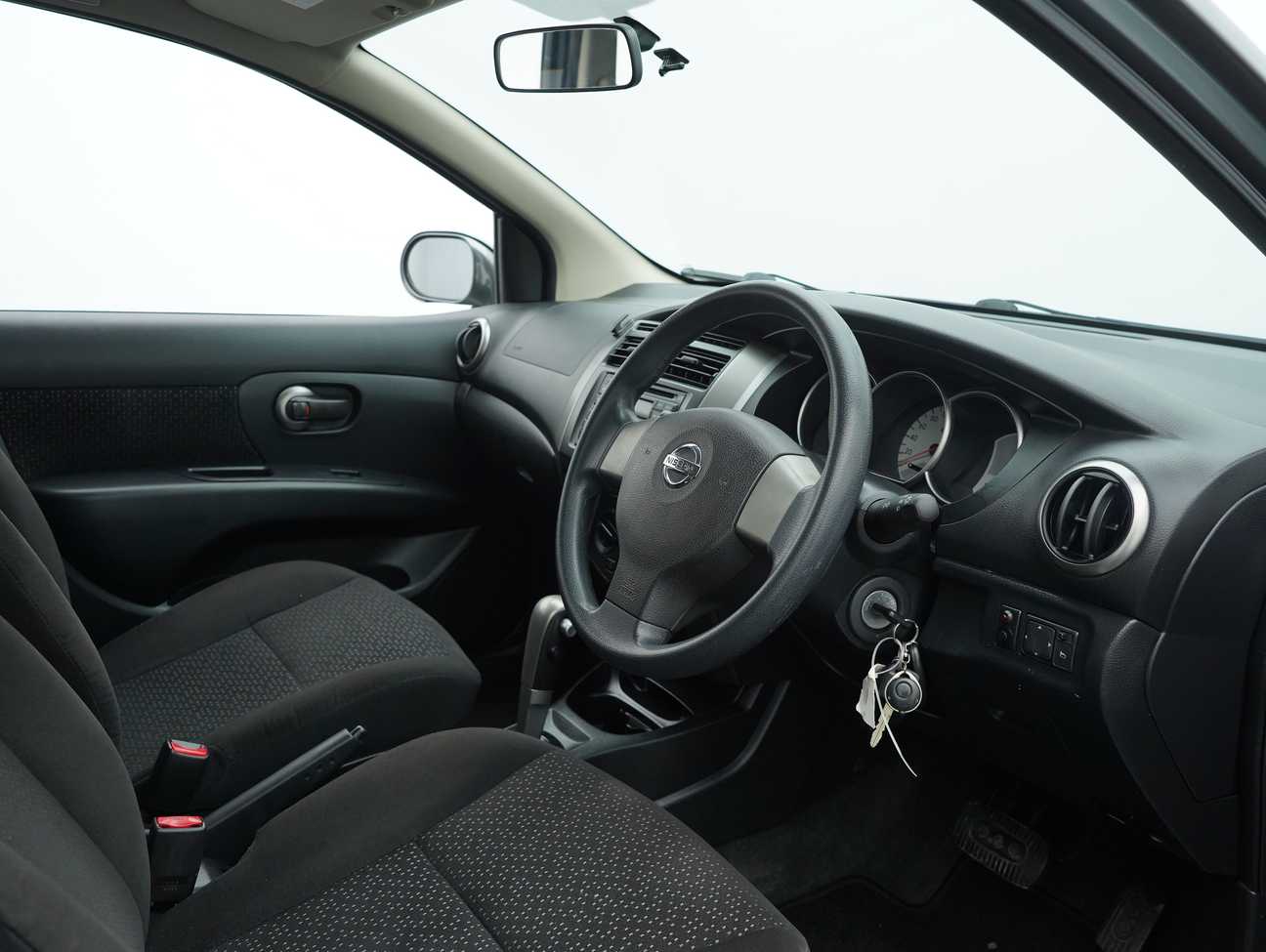 used 2013 Nissan Grand Livina Comfort 1.6