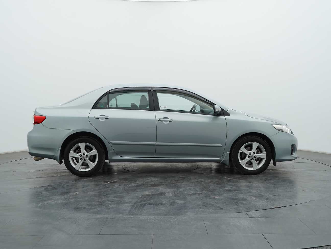 used 2012 Toyota Corolla Altis E 1.8