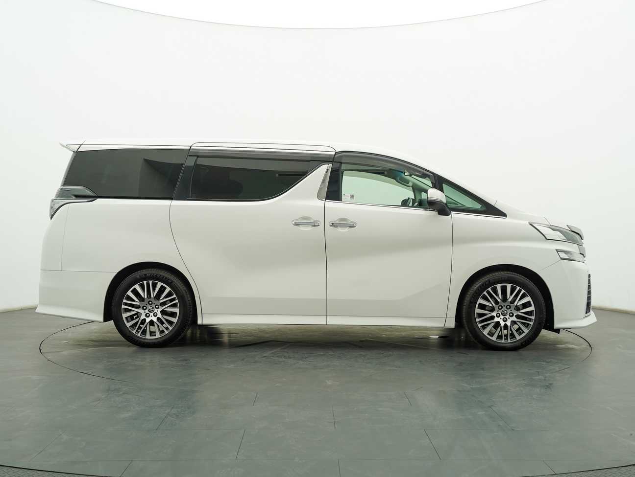 used 2016 Toyota Vellfire ZG 2.5