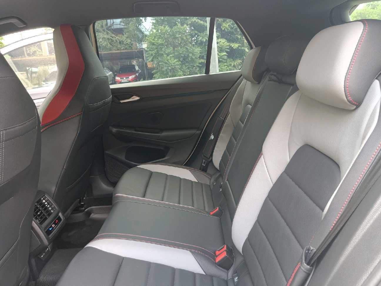 terpakai 2024 Volkswagen Golf GTI IQ.Drive 2.0