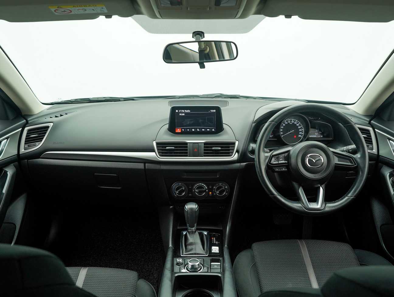 terpakai 2017 Mazda 3 SKYACTIV-G GL 2.0