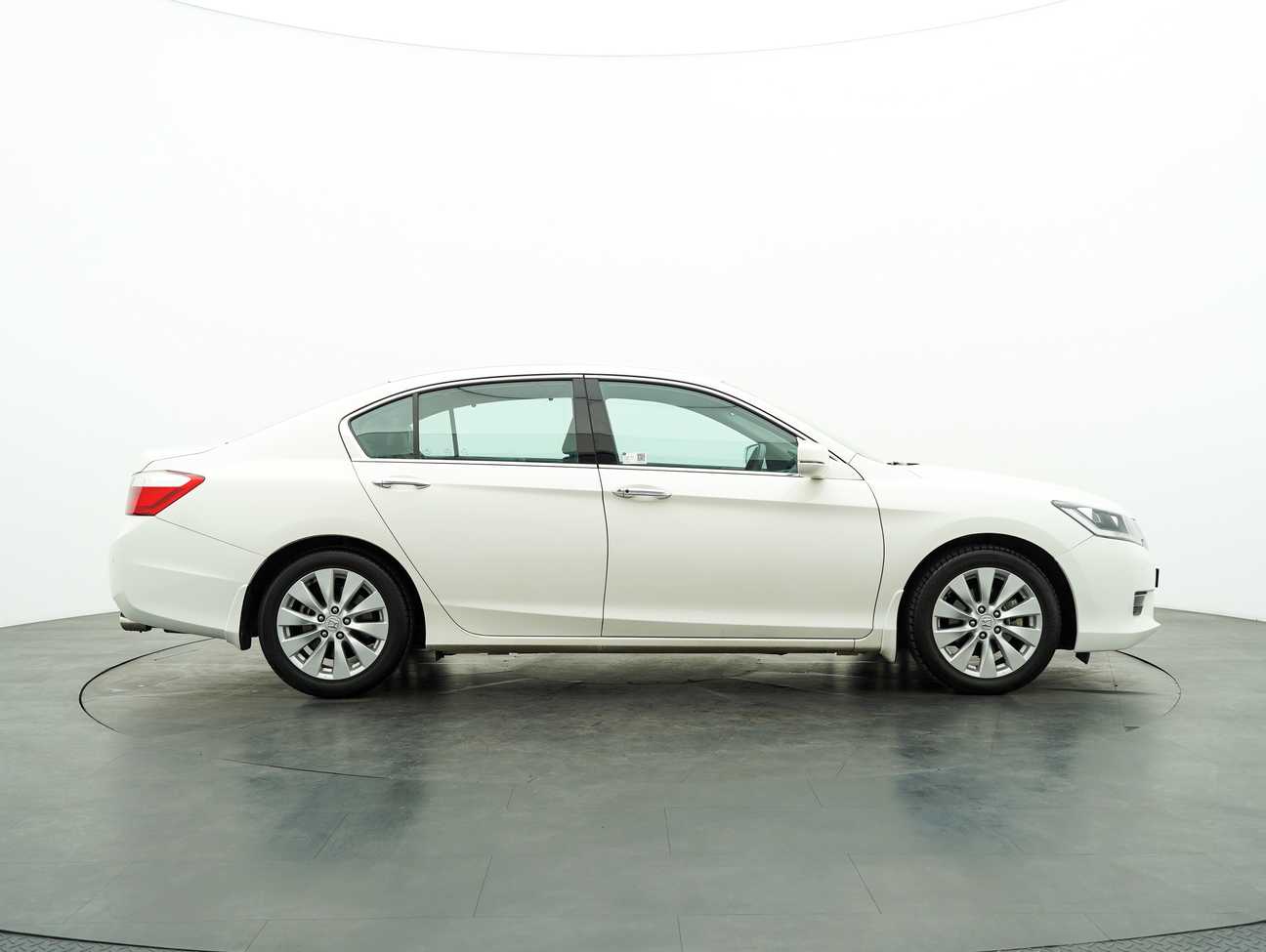 terpakai 2016 Honda Accord VTi-L 2.0