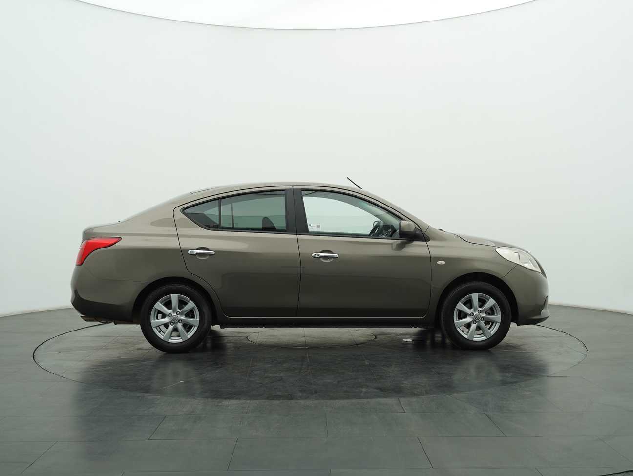 used 2013 Nissan Almera VL 1.5