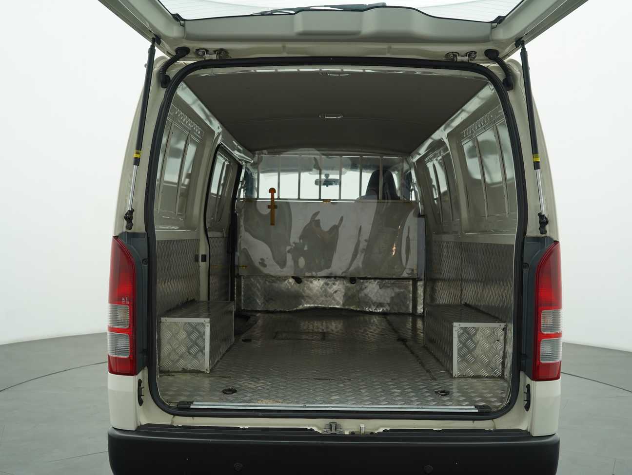 used 2022 Toyota Hiace Panel 2.5