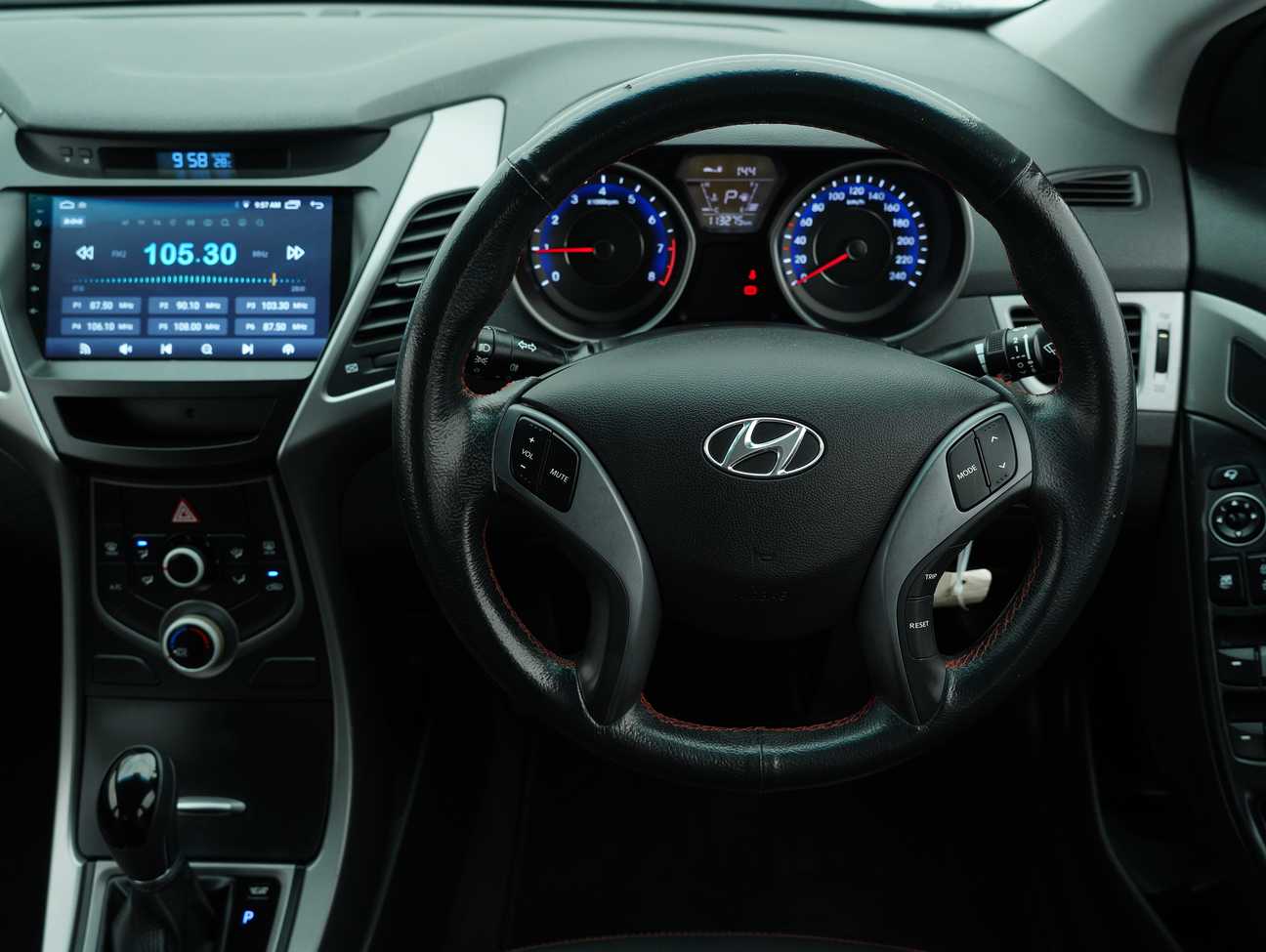 terpakai 2015 Hyundai Elantra Elegance 1.6