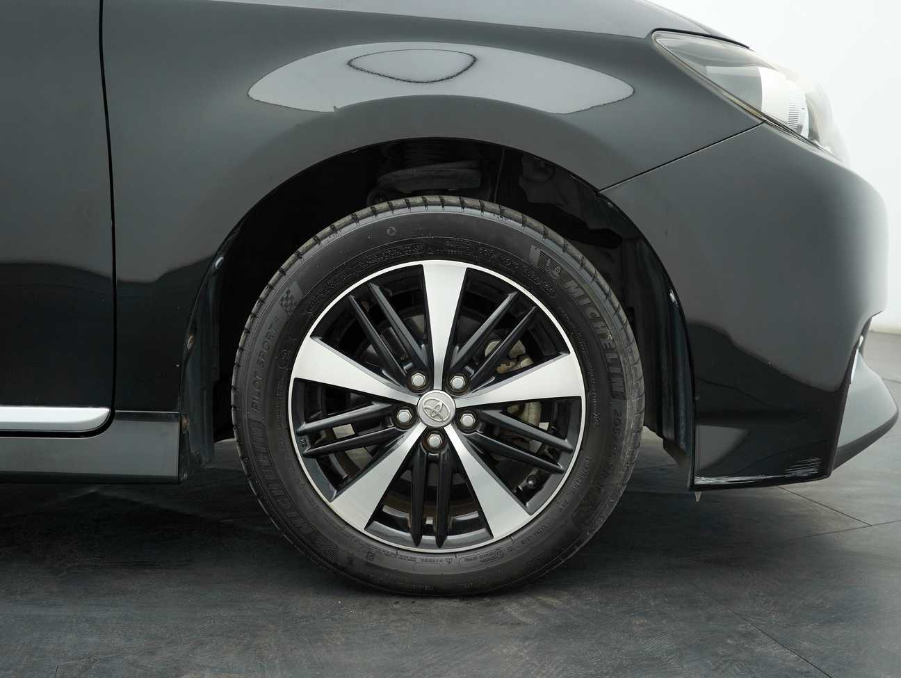 used 2013 Toyota Wish G 1.8