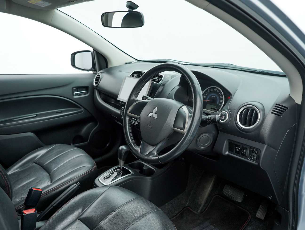 terpakai 2013 Mitsubishi Attrage SE 1.2