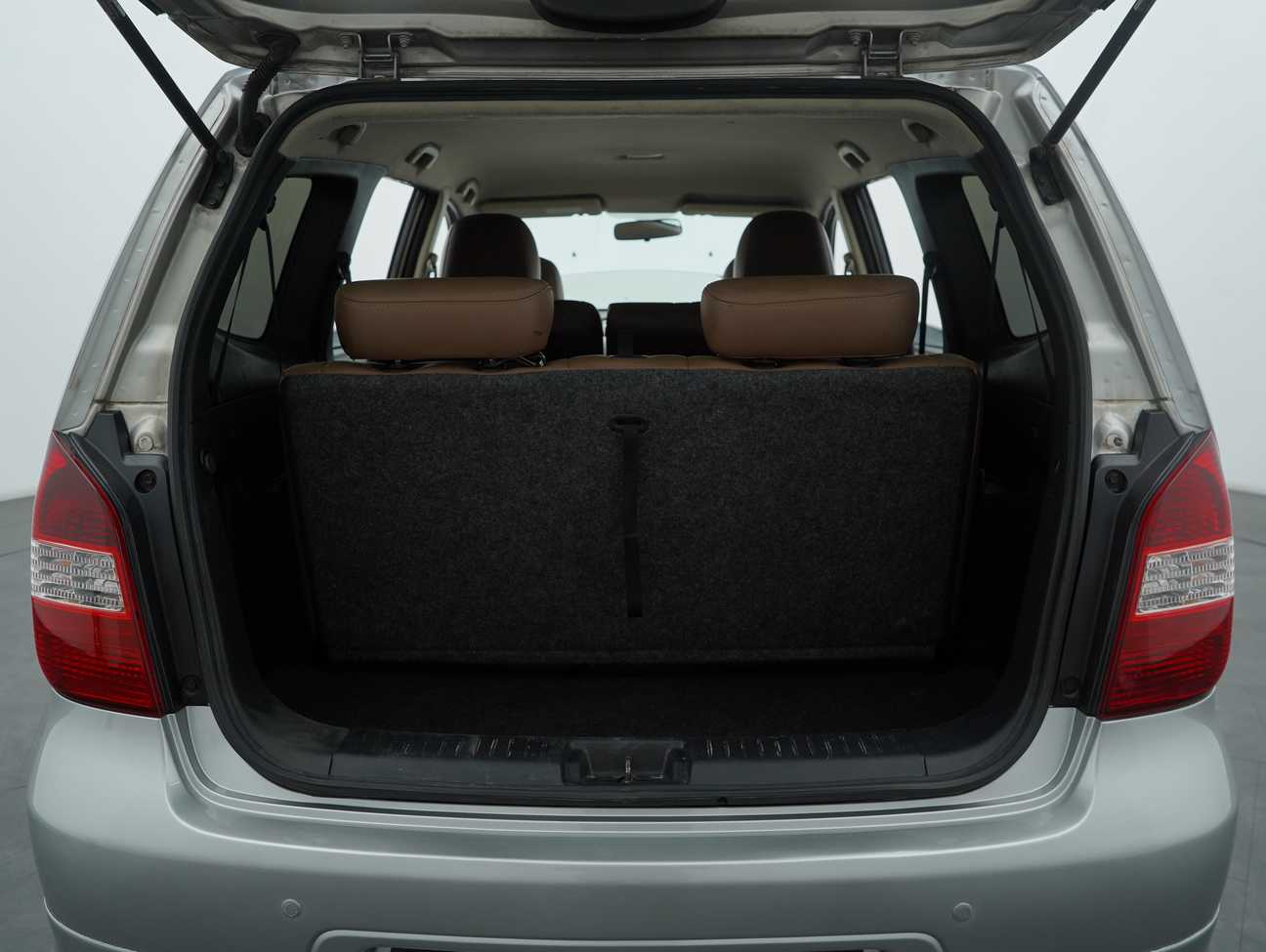 used 2013 Nissan Grand Livina CVTC Comfort 1.8